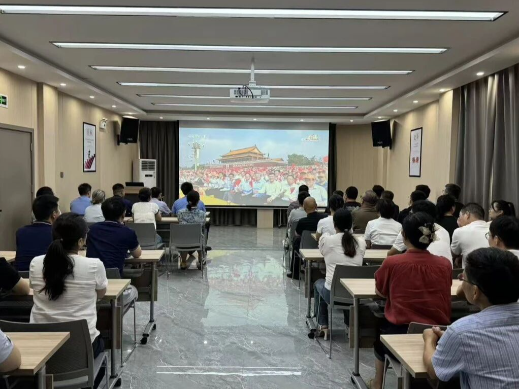 铭记历史，开创未来——新余银龙水务设备有限公司组织员工观